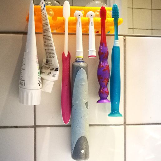 Toothbrush holder