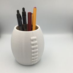 FootBall-Pen-Holder-pic1.jpg Fichier STL Porte-stylo de football・Modèle à télécharger et à imprimer en 3D