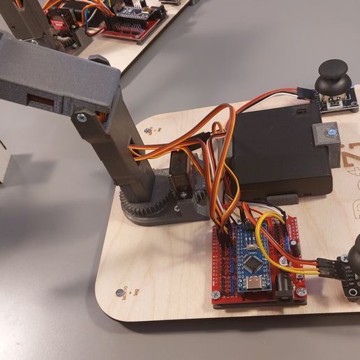 20250118_143509.jpg BotZi 3D printed robotic arm with MG90S servos and Arduino Nano