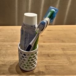 IMG_20240114_170212.jpg Toothbrush pot with citrus pattern