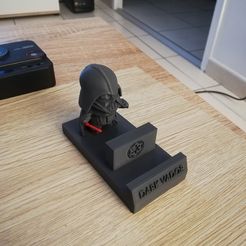 IMG_20200227_012402.jpg Free STL file phone support darth vader・Object to download and to 3D print