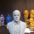 1000014751.jpg busto realista de Domingo Sarmiento