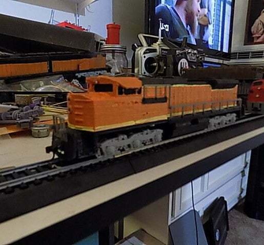 DSCN0107.JPG Ho SD70Ace powered or non powered train Engine