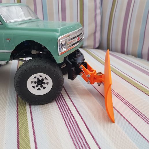 20230319_134655.jpg SCX24 Snow Plow King - réaliste et fonctionnel avec servo