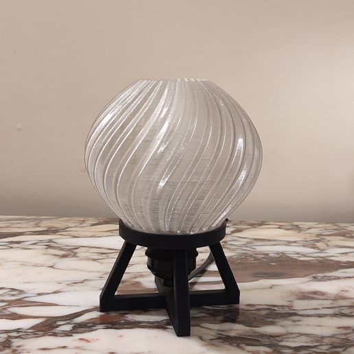 DESK LAMP