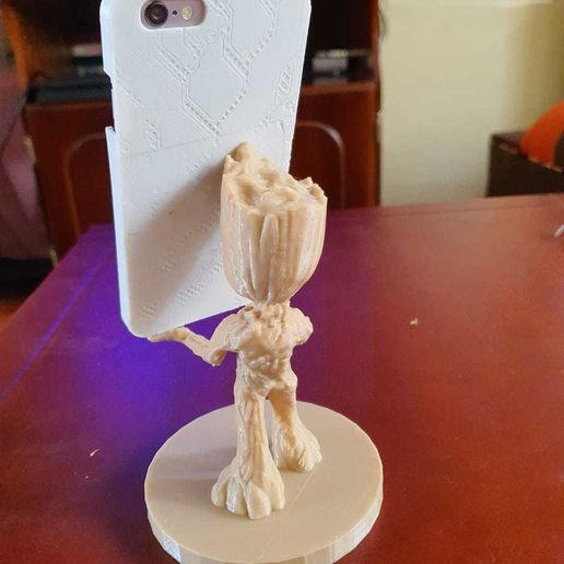 WhatsApp Image 2020-07-30 at 17.22.48 (1).jpeg STL file Baby Groot cell phone holder・3D printable model to download, diegoccq