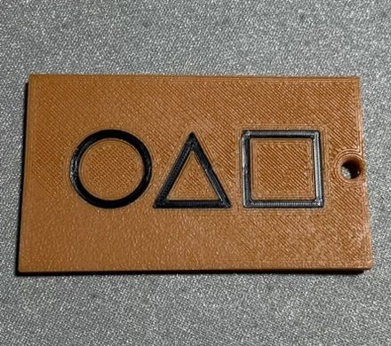 Porte-clé-1.jpeg Squid Game invitation card keyring