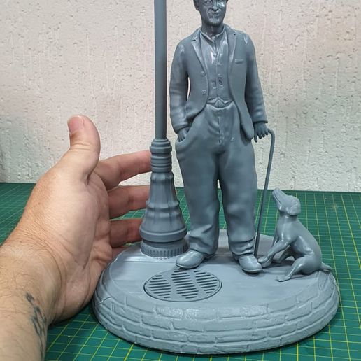 WhatsApp-Image-2024-04-29-at-1.55.47-PM.jpeg Charlie Chaplin