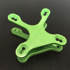 IMG_3748.JPG Fichier OBJ gratuit Plateau de lancement pour Tinywhoop de 65 & 75mm. (2 en 1)・Modèle pour impression 3D à télécharger