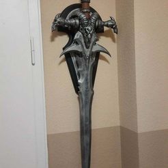 Frostmourne_wall_mount1_low.jpg Бесплатный STL файл Frostmourne Wall Mount・Модель 3D-принтера для загрузки