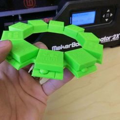 9644151577_34cc7076b5_h.jpg Free STL file Support material gap carousel・3D print design to download