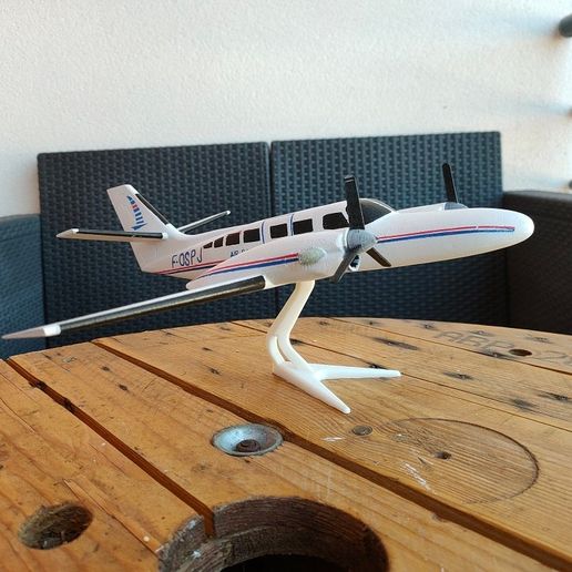 Contre_plongé_face.jpg Fichier STL gratuit Cessna F406・Plan pour imprimante 3D à télécharger, Guillaume_975