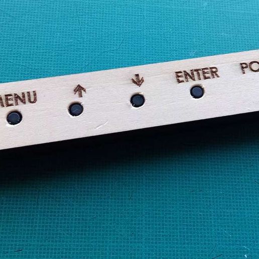 5_button_casing_for_screen_by_Roudcach_3.jpg 5 button casing for screen ; boitier 5 boutons pour écran