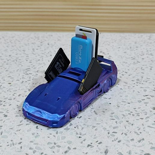 photo_2024-02-11_02-01-41.jpg USB and SD Holder Ferrari F40 Low-Poly (Print-in-Place)