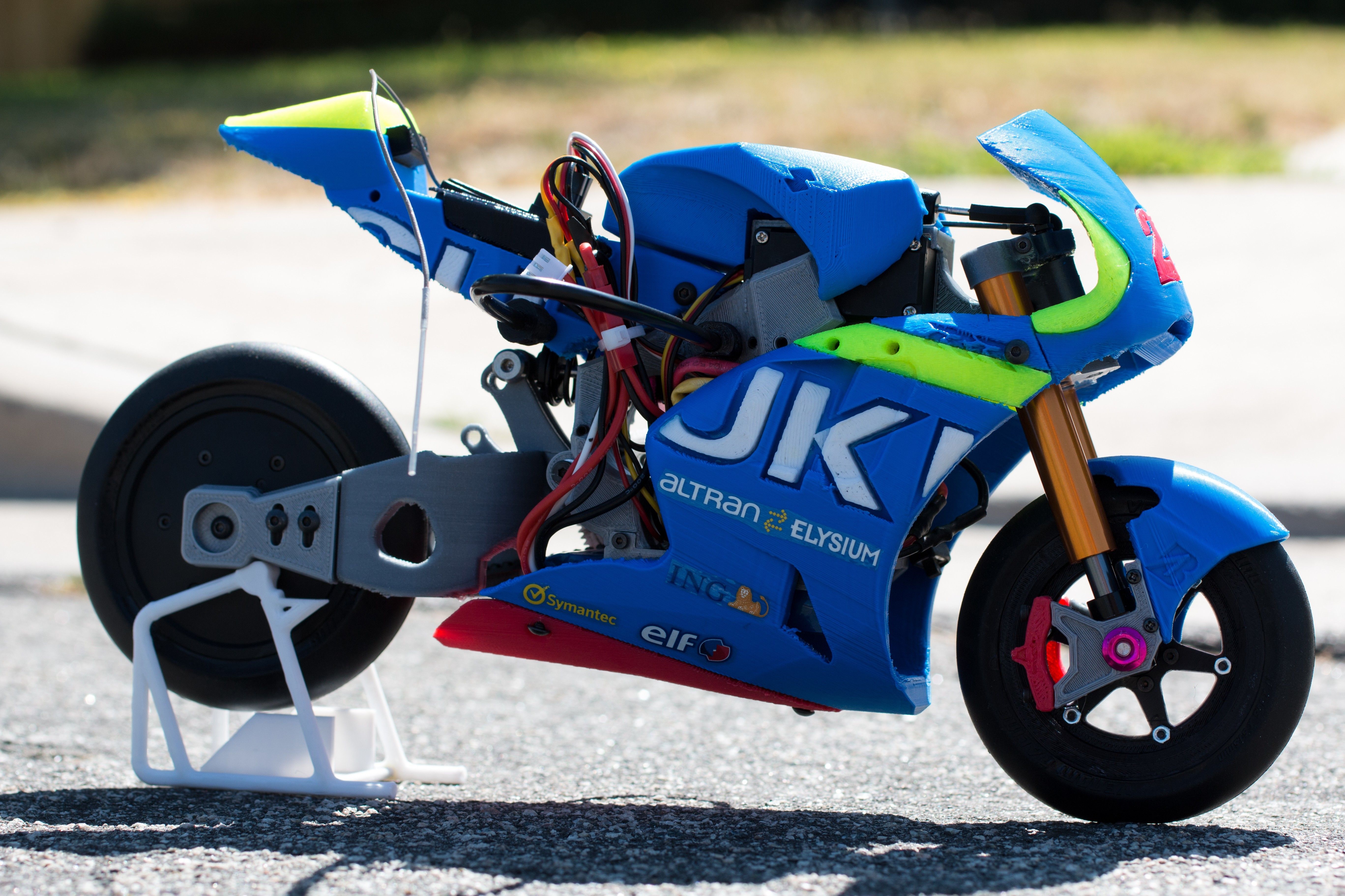 _MG_1522.jpg Download free STL file 2016 Suzuki GSX-RR 1:8 Racing RC MotoGP Version 2 • 3D printable template, brett
