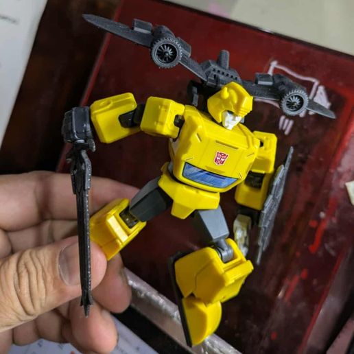 557549301_823468636729212_8391774458748219219_n.jpg Paquete de vuelo Blokees Galaxy Class Bumblebee "wavecrusher"