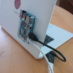 InUse.jpg rPI clip - Nexdock connector for Raspberry Pi