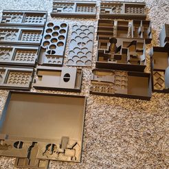 20221101_131955.jpg Archivo 3D Juego de mesa Feudum / caja organizadora con bandejas individuales para jugadores・Modelo de impresora 3D para descargar
