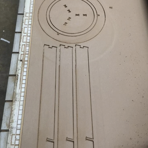 tydghfcbv.png TABOURET D'ATELIER