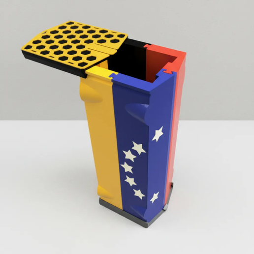 Venezuela domino box transformable into a domino holder with lids and rails (no magnets)