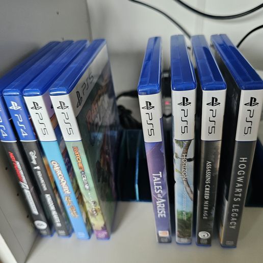 20240202_124653.jpg PS5 game holder