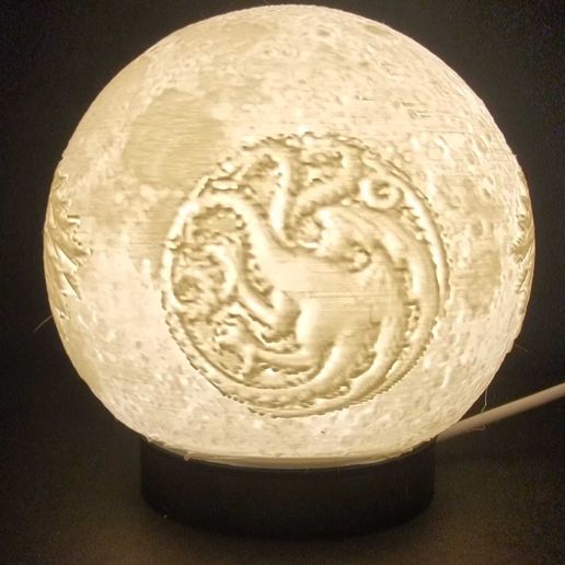 WhatsApp-Image-2025-11-19-at-21.24.13_a9ad8f66.jpg 🔥《王座》石质地球仪（4 图像版） - STL 地球仪 + STL 底座