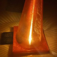 310637765_797741851534848_3683590981255746212_n.jpg Free STL file Traffic cone lamp・3D printable model to download