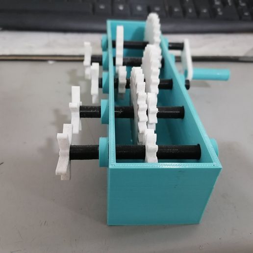 0-02-06-aa9c387bfa0f8cc369620658f5cca875316908c48dcbbc55724735d9cc55afd8_20140d797b9d94ec.jpg Boîte de vitesses à 4 étages