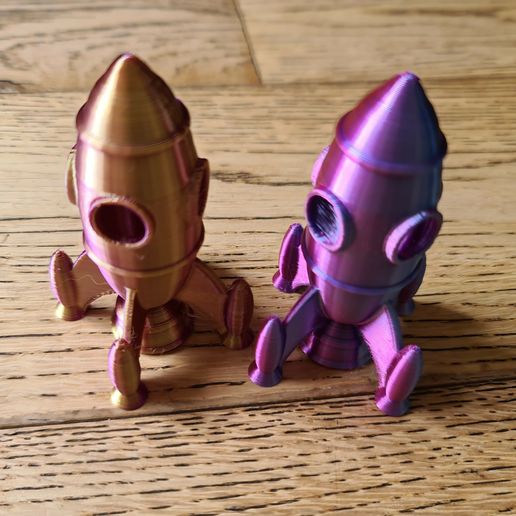 20230801_143907.jpg Pas de support Impression facile Rocky Le petit vaisseau-fusée Calibrage Paramètres de test Pas de banc ou de cube Vaisseau spatial Vaisseau spatial NASA Spacex Lunar Retro