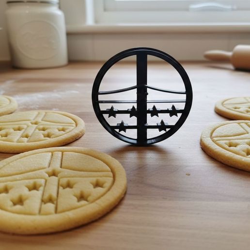 Tiara WonderWoman cookie cutter