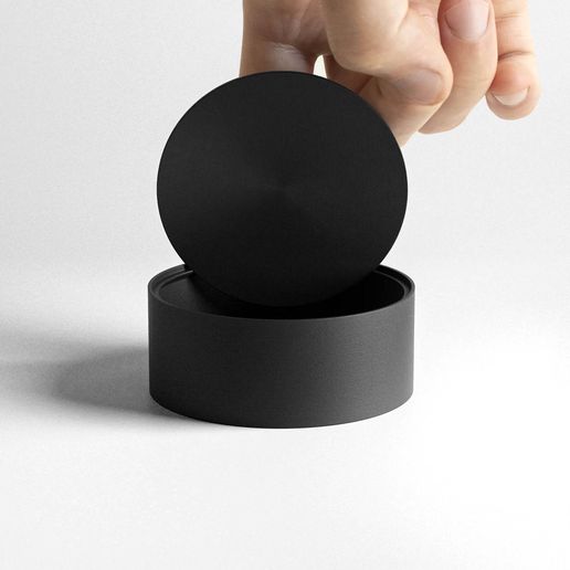 hidesmallthinginacylinderopened2.jpg Petit cylindre