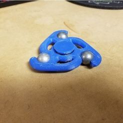 bc9f714b6fdf78a4adde416d89317f27_preview_featured.jpg Download free STL file 3 Ball Bearing Fidget Spinner • 3D printing template, 3D_Cre8or