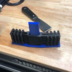 Mask_Strap_Stand.jpg Fichier STL gratuit Support de sangle pour masque chirurgical・Modèle pour imprimante 3D à télécharger