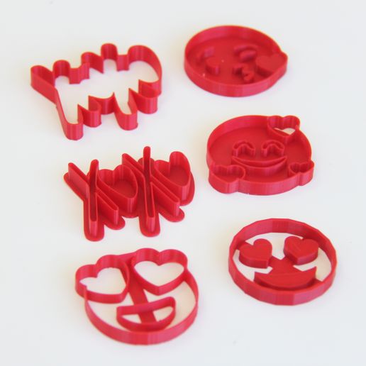valentine emoji cookie cutters 3D model