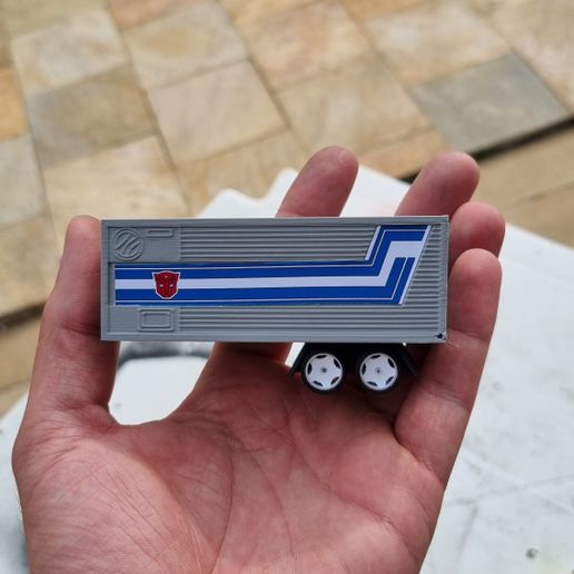 2.jpeg Optimus Prime Hot Wheels Trailer Add-On | 1:64 Scale Matchbox Compatible | Porte arrière fonctionnelle + Rampe