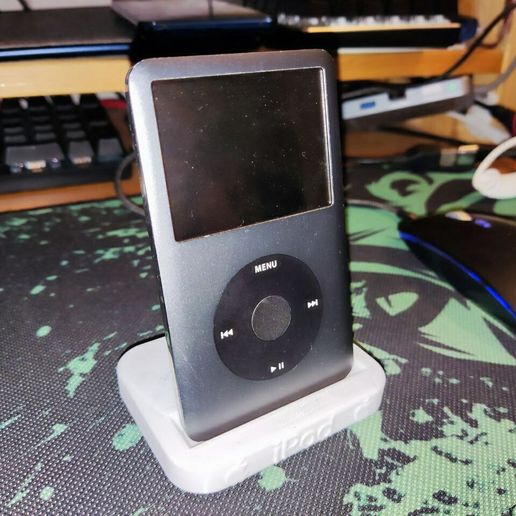 photo_2023-07-05_14-29-58.jpg iPod Classic 7th gen 160GB stand
