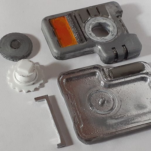 20210819_211123.jpg Cal Kestis Comlink avec cadran fonctionnel