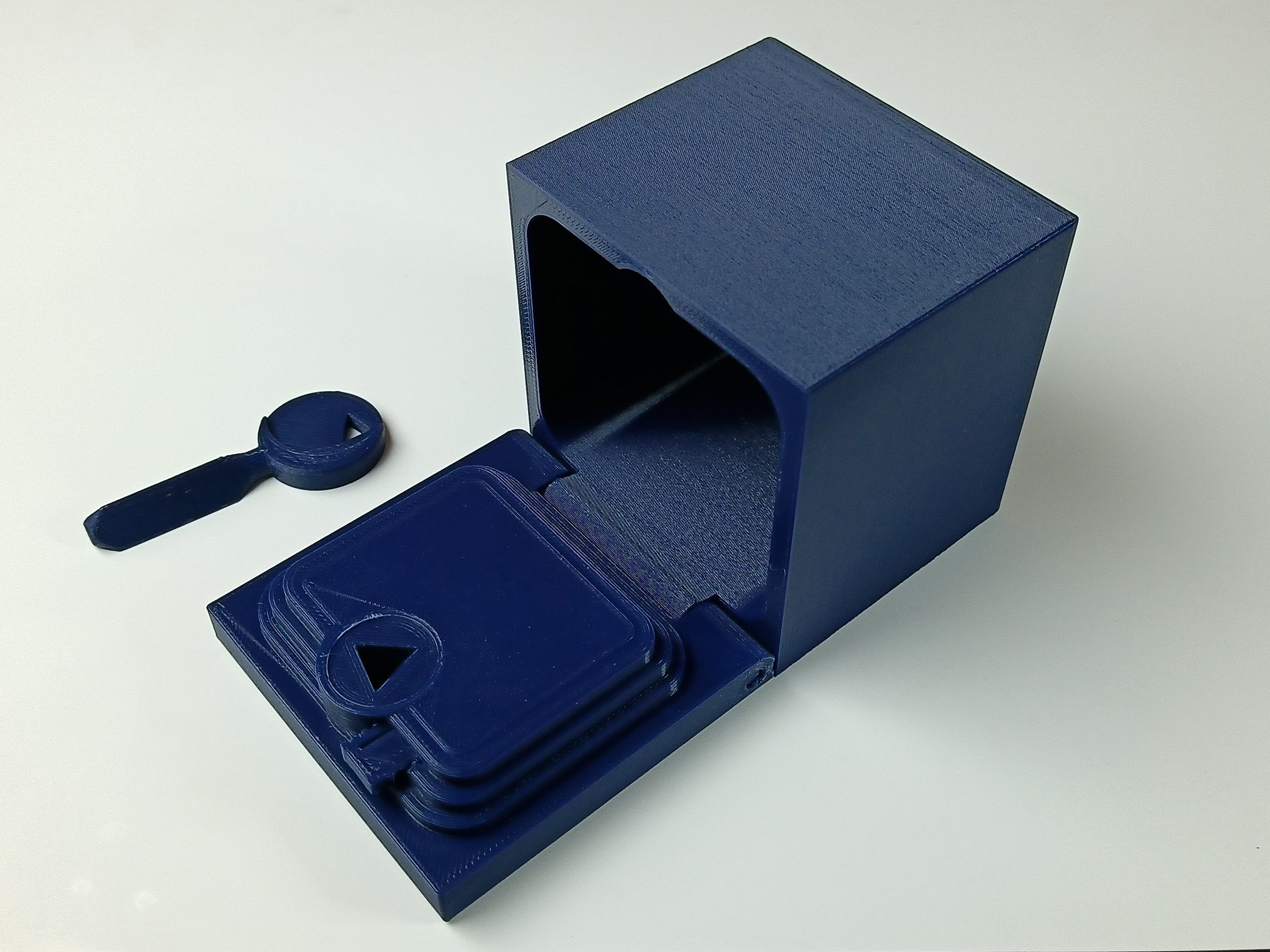 STL file Mysterious blue box inspired by movie "Mulholland Drive"・3D
