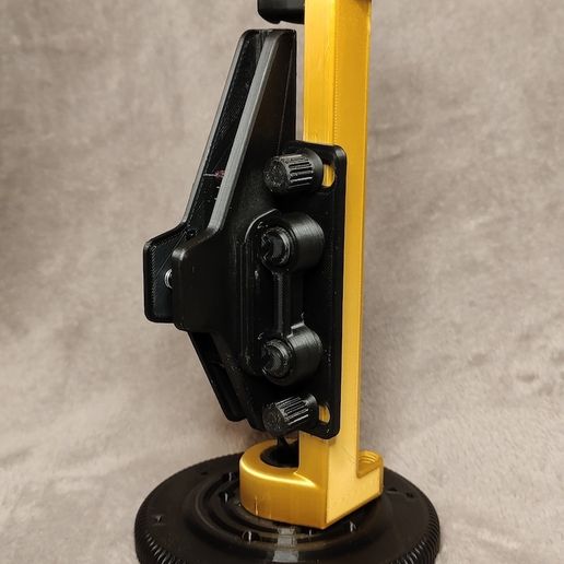 IMG20210208003652.jpg Gabarit ajustable pour le fletching en tir à l'arc : Amélioration de la pince hélicoïdale