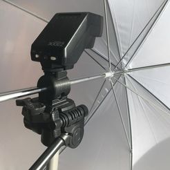 IMG_1531.jpeg Fichier 3D gratuit Support de trépied pour parapluie Speedlight・Design pour imprimante 3D à télécharger