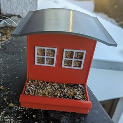 81f4a57a-dd12-40a9-85b1-64e2af1169c3.jpg Free 3D file Birdfeeder with food silo to hang up or for standing, e.g. on the window sill・3D printable design to download