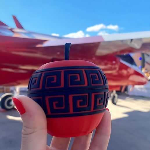 s.jpg Antique Red Apple