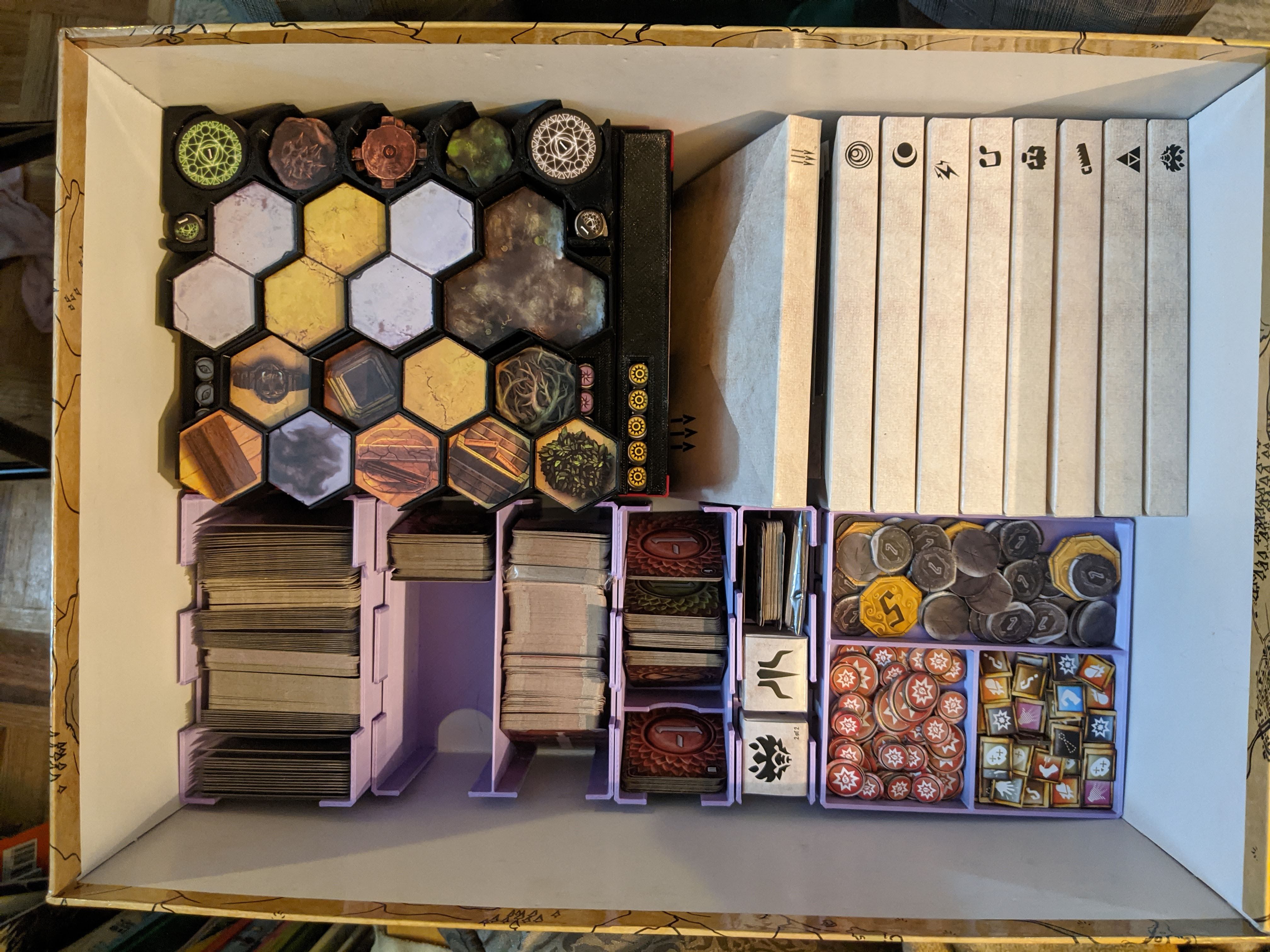 STL file Gloomhaven Insert and Organizer・3D printer design to download ...