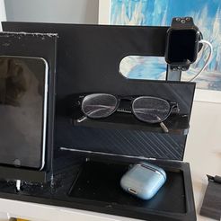 réalisé.jpg STL file Nightstand organizer for glasses, iPhone and Apple Watch, Nightstand organizer for glasses, iPhone and Apple Watch・3D printable model to download