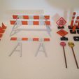 Traffic-set-2.jpg Traffic cones and Road closed signs/stands 1:16