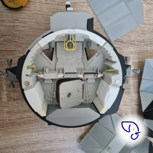 28.png Apollo 11 1/24th complete model