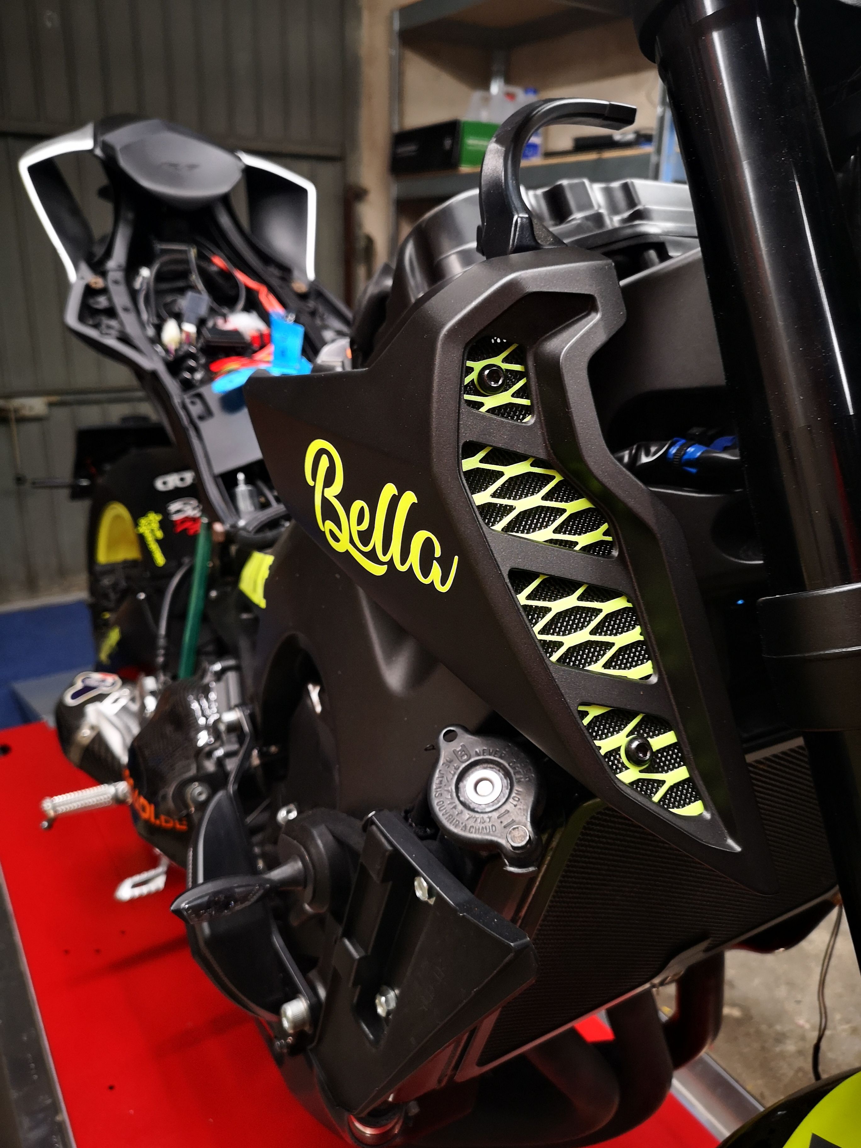 Download STL file MT09 RN43 Air Intake/Outtake RS design grille • 3D