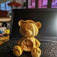 Valentins-Teddybär-Ornament ohne Stützen an Ort und Stelle gedruckt
