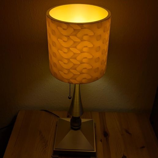 signal-2024-12-25-140359_010.jpeg Lampe Intemporelle