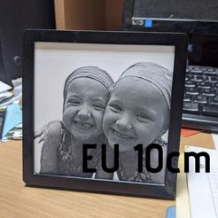PXL_20210928_061037337-eu.jpg STL file Tile frame 10x10 cm (100x100 mm) with a clip holder and a foot. Easy to print.・3D printer design to download